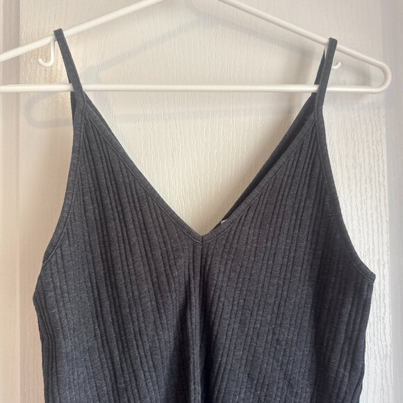 ASOS vneck ribbed tank top - Picture 2 of 5